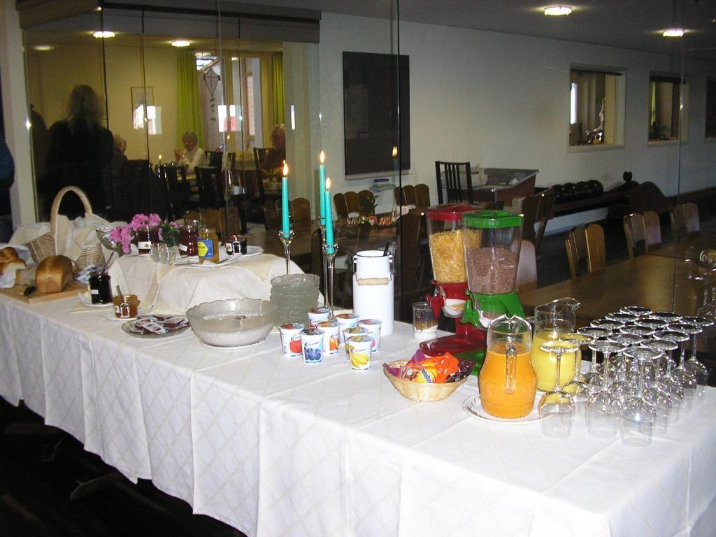 Uetendorf Hotel Restaurant Roessli מראה חיצוני תמונה