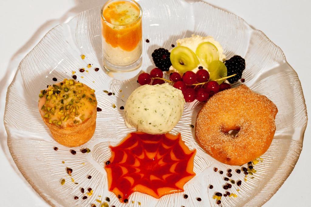 Uetendorf Hotel Restaurant Roessli מראה חיצוני תמונה