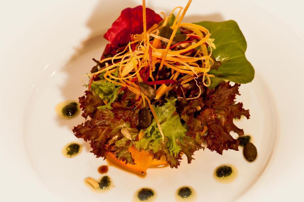 Uetendorf Hotel Restaurant Roessli מראה חיצוני תמונה